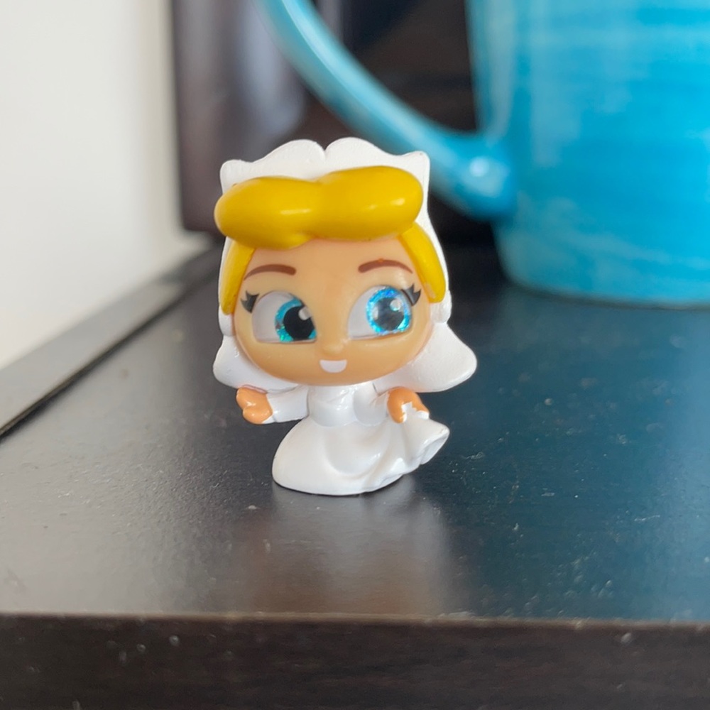 Cinderella doorable collectable